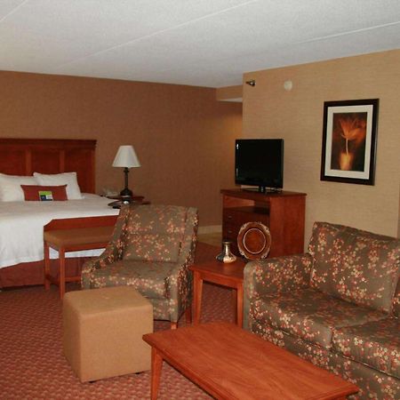 Hampton Inn East Peoria Bagian luar foto