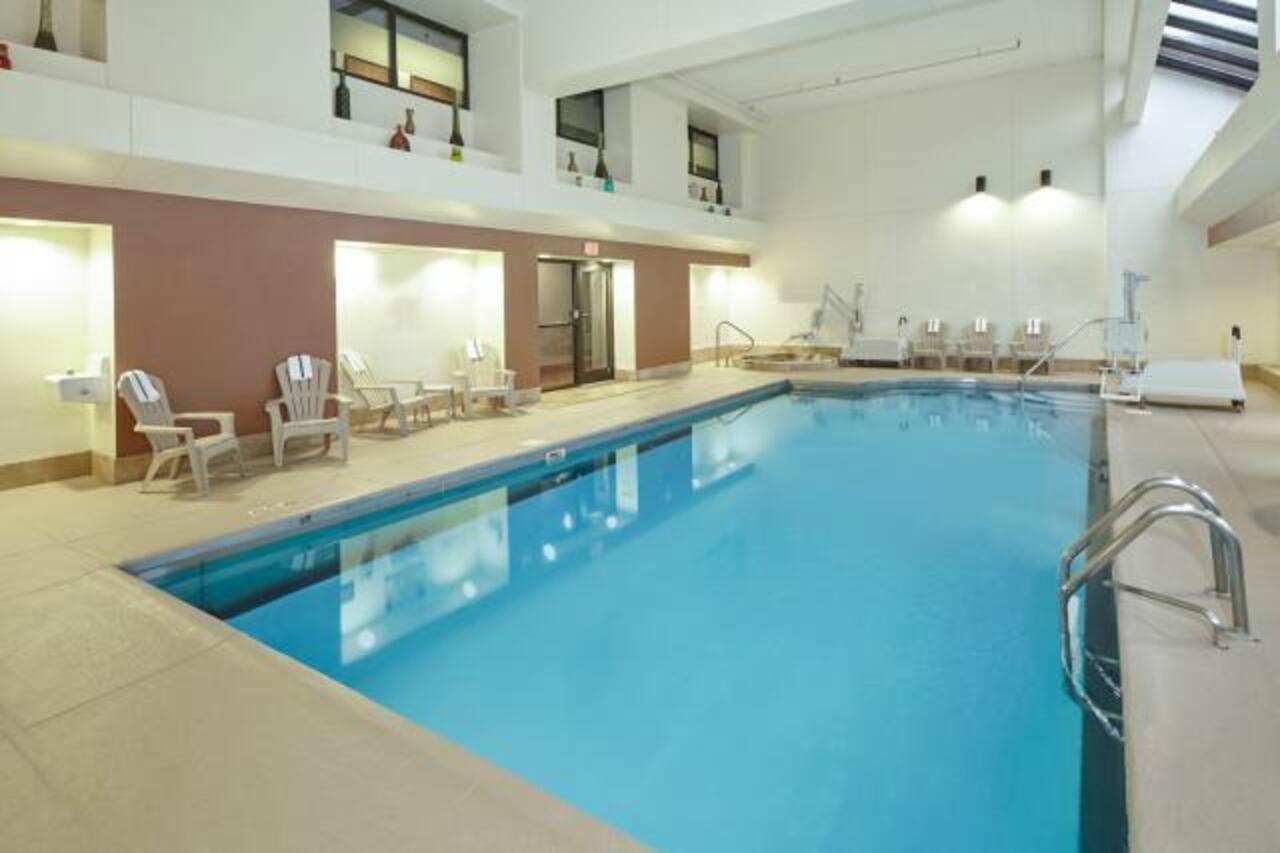 Hampton Inn East Peoria Bagian luar foto