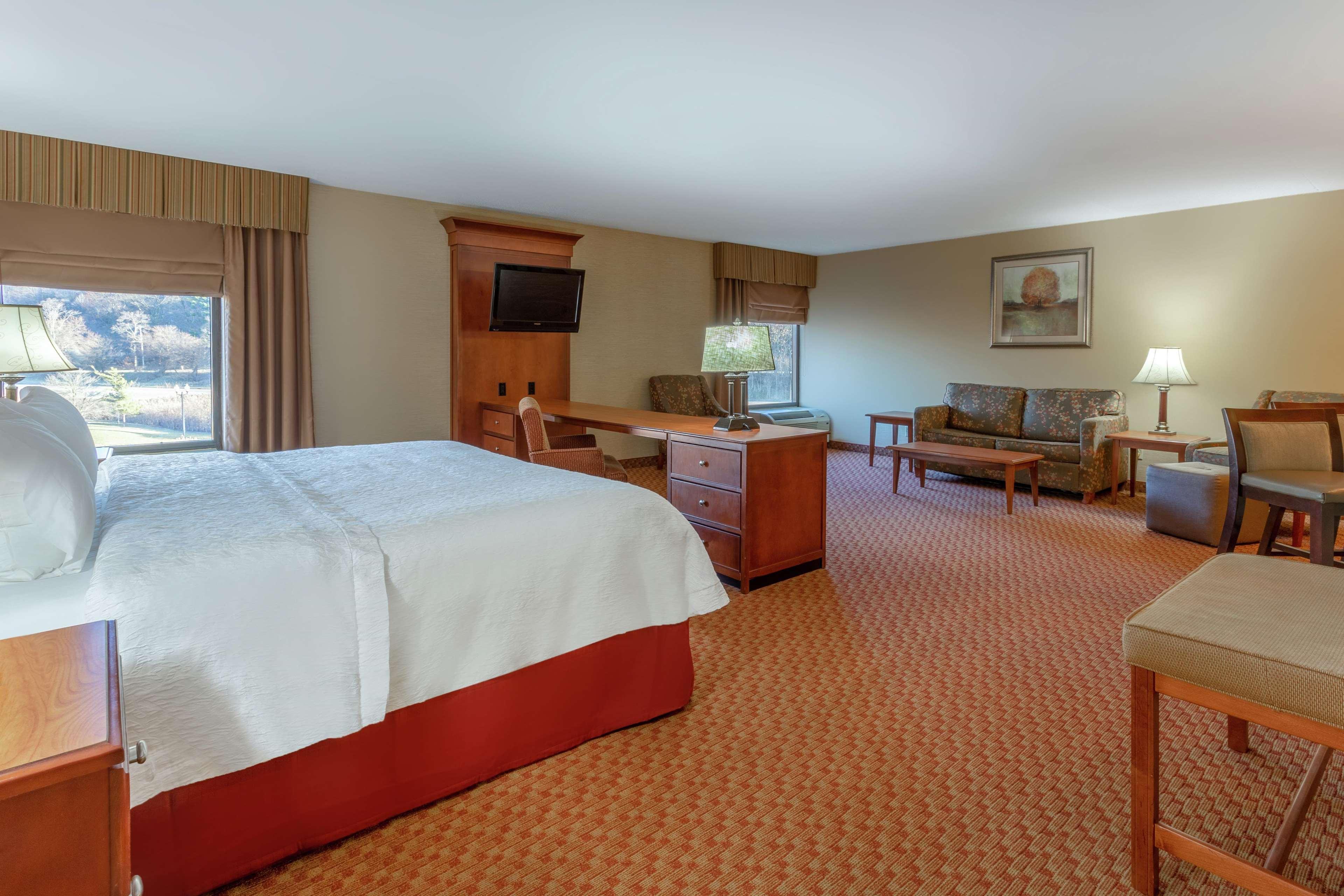Hampton Inn East Peoria Bagian luar foto