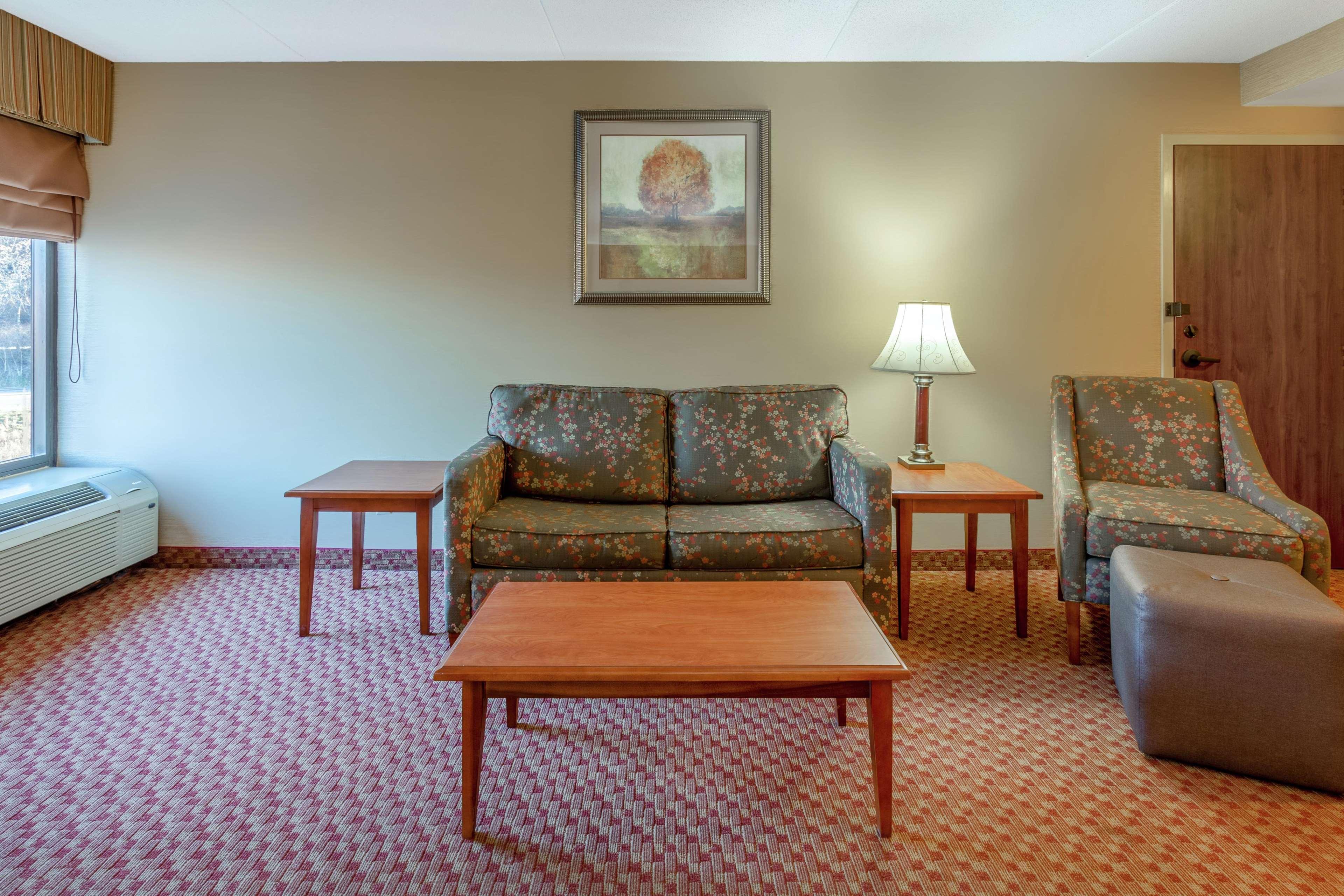 Hampton Inn East Peoria Bagian luar foto